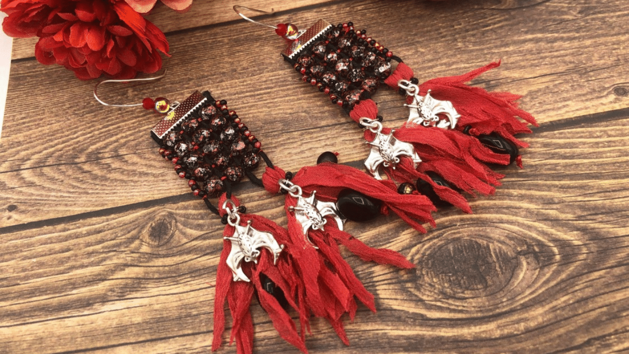 Vampire Earrings - Jewel Loom School Live with Tricia