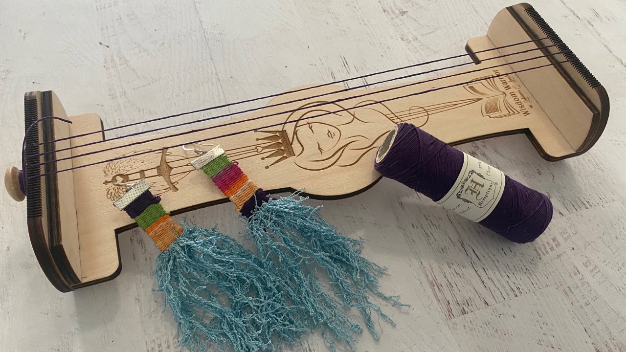 How to make Hemp Cord & Scrubby Yarn Earrings on the Loom - Jewel Loom School with Jewels