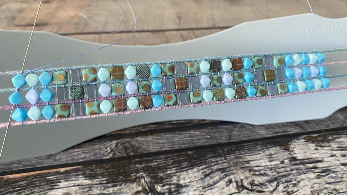 Creating a Perfect Beaded Bracelet with Correct Loom Setup