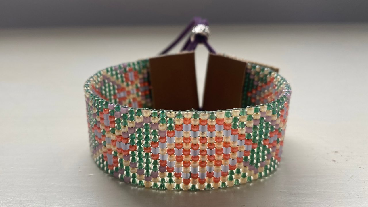 How to Finish Loom Bracelet with Adjustable Leather Ends - Jewel Loom School with Jewels