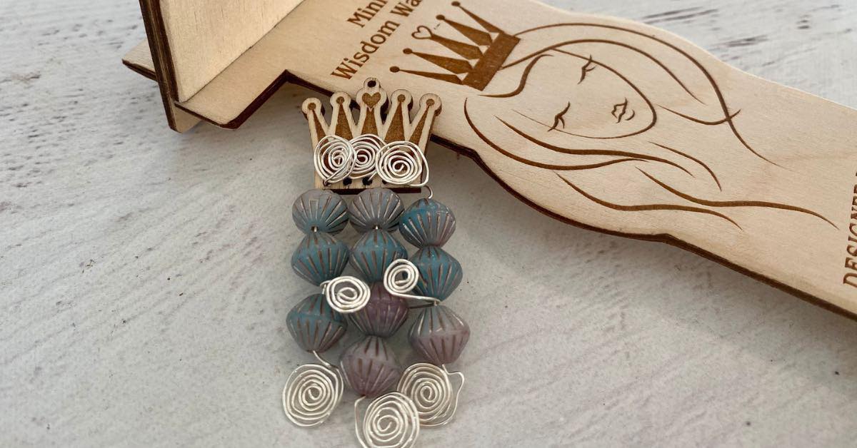 How to Create with Wire on the Mini Wisdom Warrior Loom - Jewel Loom School with Jewels