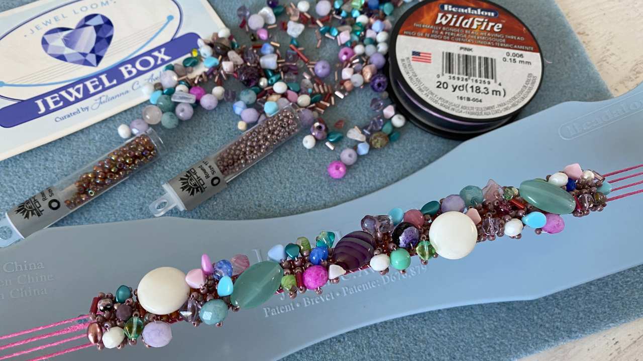 Jewel Loom Jewel Box Beaded Loop Bracelet