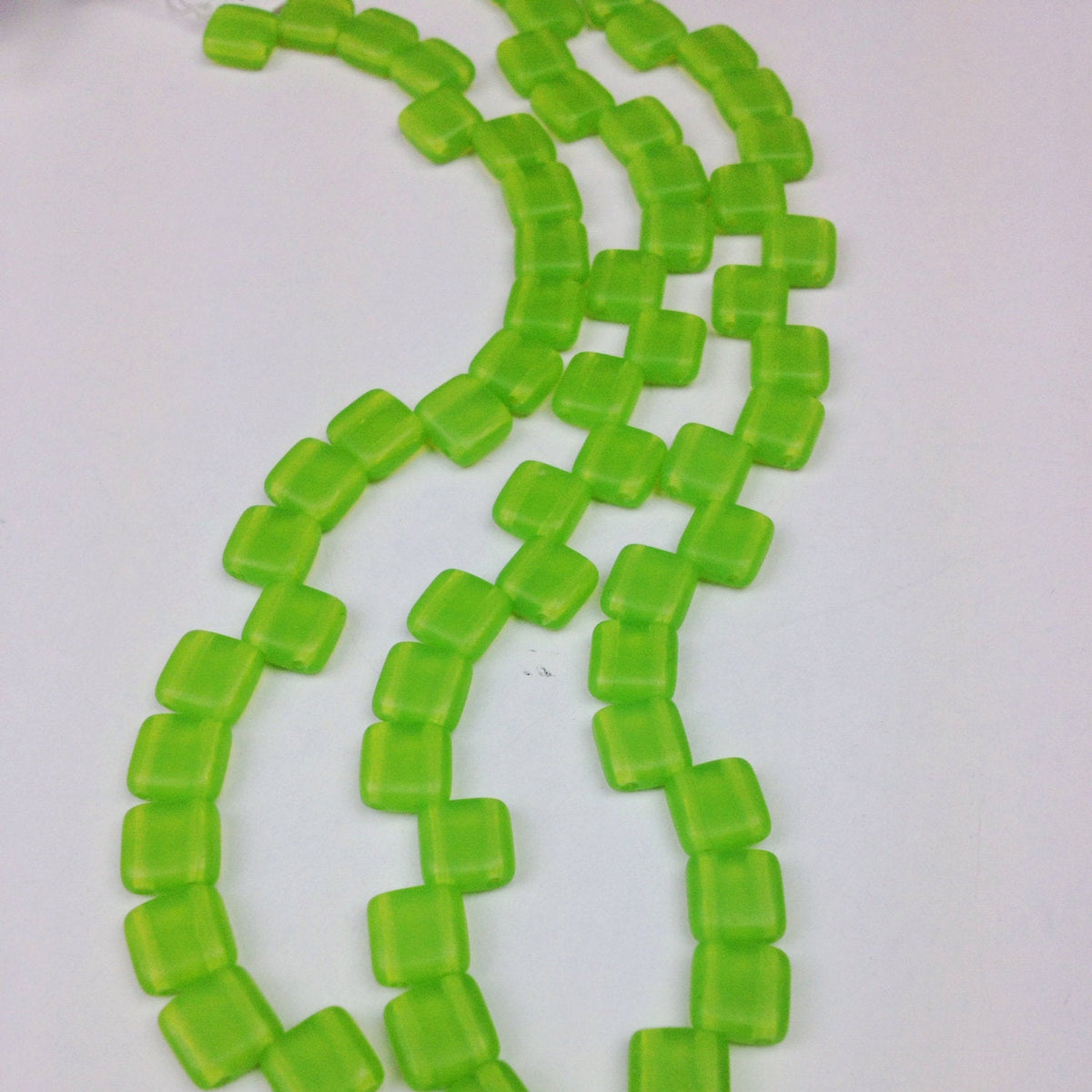 Czech Glass 6mm tile Lime matte